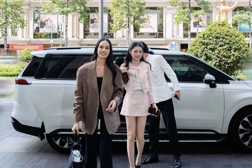 'Soi' sắc vóc đương kim Miss World Opal Suchata ngày trở lại Việt Nam