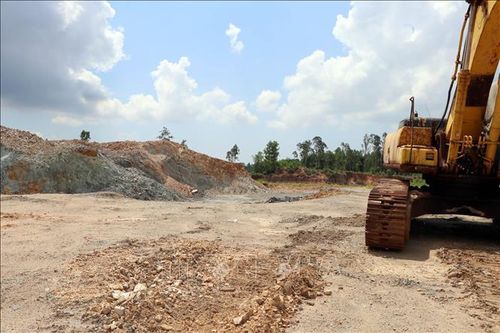 Quảng Ngãi: Bán 'chui' hàng trăm nghìn mét khối đất
