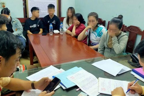 Vây bắt nhóm thanh thiếu niên mang hung khí, chạy xe lạng lách để quay clip 'câu view'