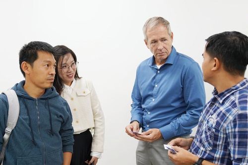 Đi đường dài bằng niềm tin và năng lực quản trị