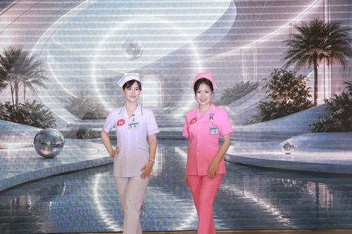 Sôi nổi cuộc thi điều dưỡng, hộ sinh, kỹ thuật y thanh lịch và tài năng