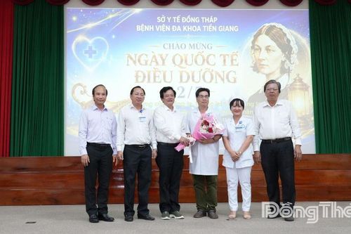 Họp mặt kỷ niệm 61 năm Ngày Quốc tế Điều dưỡng với thông điệp về 'Sức mạnh của sự chăm sóc'