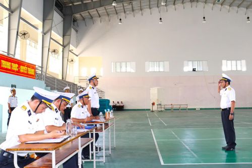 Học viện Hải quân kiểm tra kết thúc tập huấn điều lệnh đội ngũ