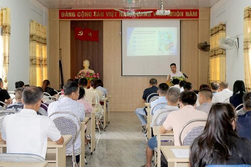 Tập huấn thương mại điện tử, xây dựng 'mô hình chợ số' tại xã Than Uyên