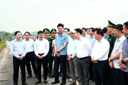 Thường trực Tỉnh ủy kiểm tra tiến độ một số công trình, dự án trọng điểm tại xã Bát Xát và A Mú Sung