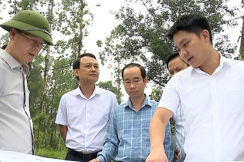 Phó Chủ tịch UBND tỉnh Nguyễn Thành Sinh kiểm tra tiến độ giải ngân, lập quy hoạch tại xã Yên Bình và Thác Bà
