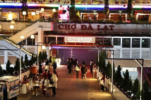 Kinh tế đêm ở Đà Lạt: Đông nhưng chưa mạnh