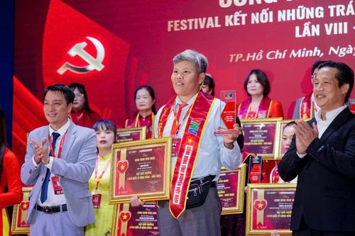 'Nhà hảo tâm áo sờn'