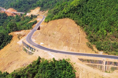 Kết nối giao thông, mở rộng không gian du lịch