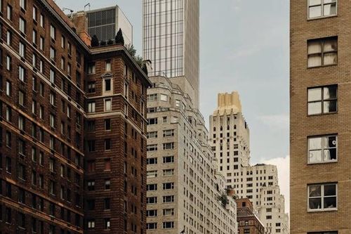 Những căn nhà xa hoa vắng bóng người ở New York và tranh cãi đánh thuế nhà thứ hai