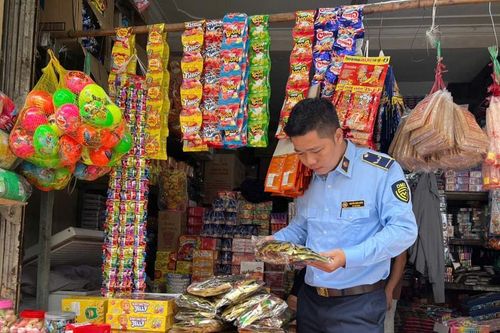 Hà Nội: Tăng cường kiểm tra an toàn thực phẩm tại khu vực phố cổ