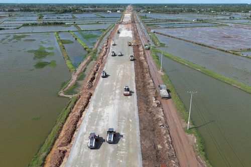 Bộ Xây dựng yêu cầu tăng tốc giải ngân 11 dự án