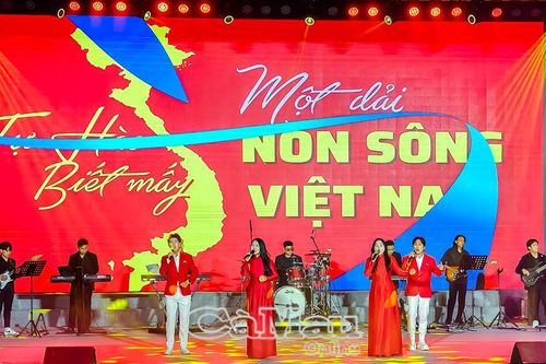 Sôi nổi Liên hoan các Câu lạc bộ - Ban nhạc tỉnh Cà Mau