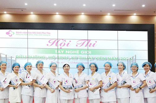 Người 'giữ lửa' thầm lặng của ngành điều dưỡng đất Tổ