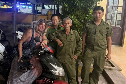 Chỉ sau 15 phút xác minh, Công an Đà Nẵng giúp du khách tìm thấy xe máy thất lạc