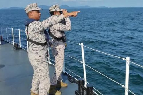 Malaysia huy động hải quân tìm kiếm 14 người mất tích sau vụ chìm thuyền di cư