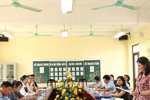 HĐND xã Hòa Lạc giám sát công tác an toàn thực phẩm bán trú tại Trường Tiểu học Tiến Xuân B