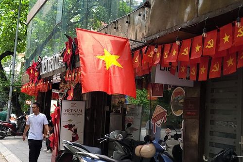 Hà Nội đề nghị treo cờ Tổ quốc dịp kỷ niệm 136 năm Ngày sinh Chủ tịch Hồ Chí Minh