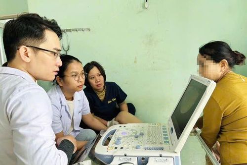 Nhiều vị trí nhân viên y tế được đề xuất hưởng phụ cấp ưu đãi nghề 100%