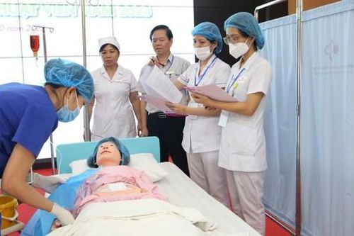 Nữ điều dưỡng Sản Nhi: 'Sau mỗi mũi tiêm, ca trực là trách nhiệm đối với tính mạng con người'