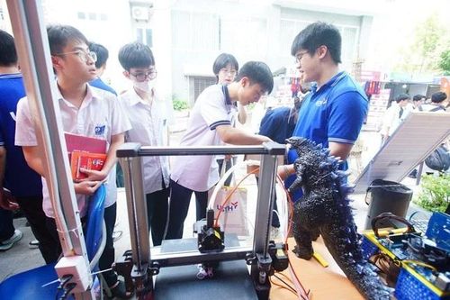 'Chạm - thử - hiểu' tại Ngày hội tuyển sinh khối Khoa học và Công nghệ 2026