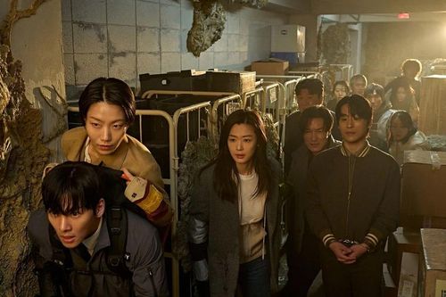Jun Ji Hyun, Ji Chang Wook tìm cách sinh tồn bên trong 'thuộc địa xác sống'