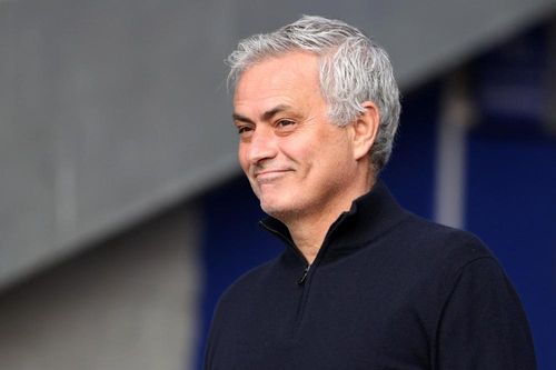 Huyền thoại Real công khai phản đối Mourinho