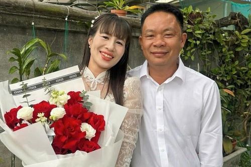 Con gái 22 tuổi đi hỏi vợ cho bố