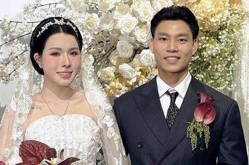 Vợ Văn Thanh nói về kiểu tóc bị chê trong đám cưới
