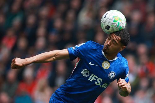 Arsenal có thể mất bộn tiền cho Chelsea