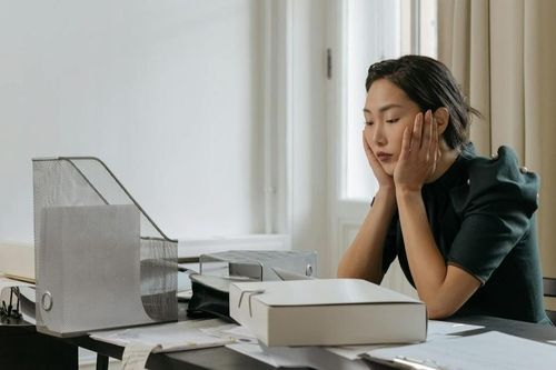 Chăm chỉ sao cho đúng ở công sở thời nay?