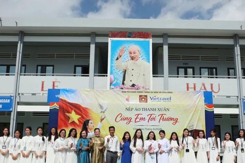 Kết nối di sản và du lịch từ tà áo dài Việt Nam
