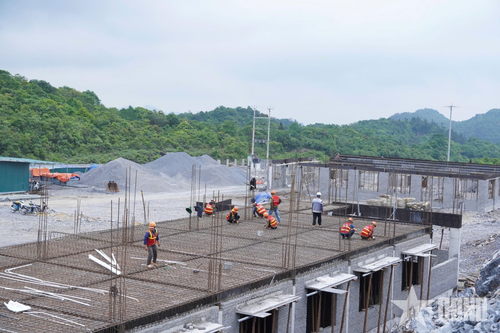 Đẩy nhanh tiến độ xây dựng trường học ở khu vực biên giới