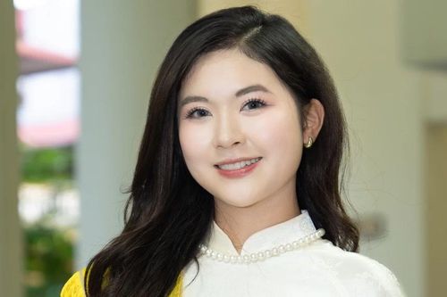 Nữ sinh Tài chính có duyên với 'Hoa hậu Việt Nam': Vẻ đẹp thuần khiết, vừa học giỏi vừa tích cực tham gia phong trào