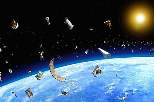 Rác vũ trụ quanh Trái đất được dọn sạch nhờ Mặt trời