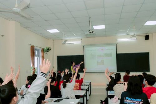 Trường đại học cần chú trọng đánh giá năng lực thay vì quản lý chuyên cần đơn thuần
