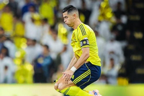 Lỡ cơ hội lên ngôi vô địch sớm, Ronaldo cười chua chát