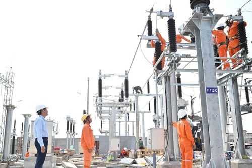 Đảm bảo điện khu vực phía Nam trong bối cảnh nắng nóng, kinh tế tăng trưởng mạnh