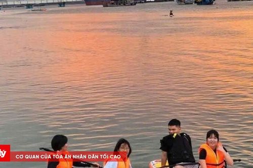 Cảnh báo nguy cơ tai nạn từ các hoạt động vui chơi, chèo thuyền trên nước