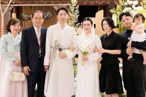 Sau nhiều tổn thương, cô gái Hải Phòng bật khóc vì câu nói của bố mẹ chồng Hàn