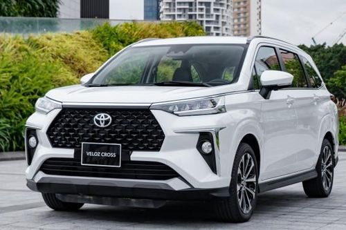 Top 10 xe bán chạy tháng 4: VinFast Limo Green dẫn đầu, Toyota Veloz gây bất ngờ