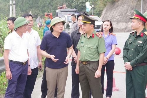 Phê chuẩn khởi tố tài xế vụ xe khách lao xuống vực ở Tam Đảo khiến 1 người tử vong