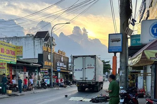 Giao thông ùn kéo dài vì vụ tai nạn xe tải và xe máy nghiêm trọng tại Thành phố Hồ Chí Minh