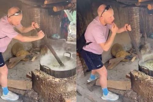 Khách Tây khuấy nồi cám lợn rồi bất ngờ nếm thử, dân mạng cười không ngớt