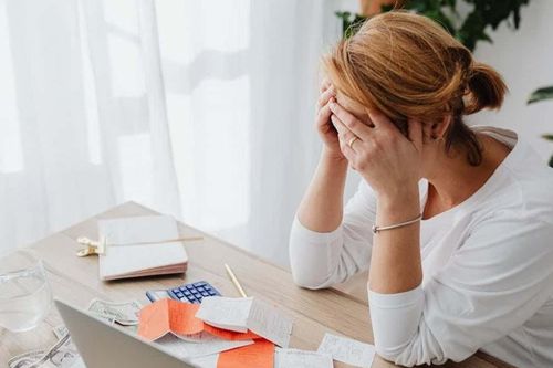 Thu nhập 70 triệu mỗi tháng, tích vàng tiền tỷ vẫn không dám mua đất hay ô tô