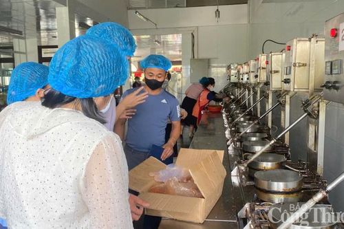 Thành phố Huế: Cao điểm kiểm soát an toàn thực phẩm mùa du lịch