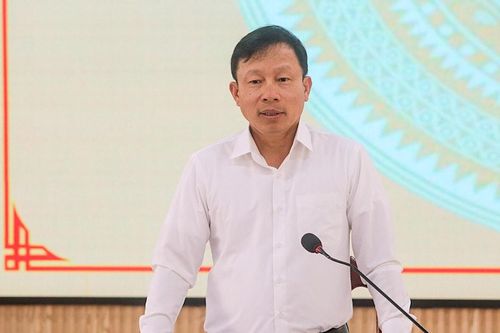 Cán bộ cơ sở không ngừng nâng cao trình độ, đạo đức công vụ