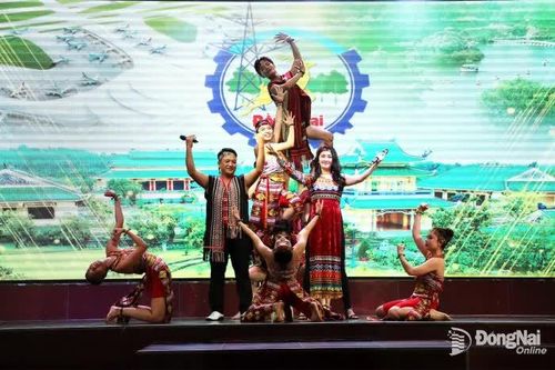 Tăng cường tuyên truyền chào mừng thành lập thành phố