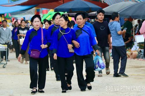 Gần 5.000 người tham quan, trẩy hội Báo Slao (xã Hội Hoan)