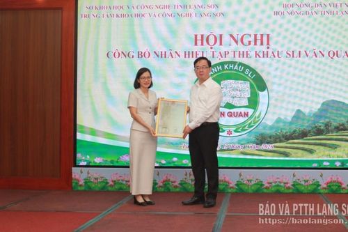 Công bố nhãn hiệu tập thể Khẩu Sli Văn Quan